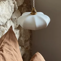 Enamoura Baladeuse Maria en porcelaine biscuit - Ø 24 cm > Fabriqué En France|Suspensions