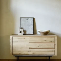 Ethnicraft Buffet Shadow en chêne - 1 porte, 3 tiroirs > Buffets, Armoires & Commodes