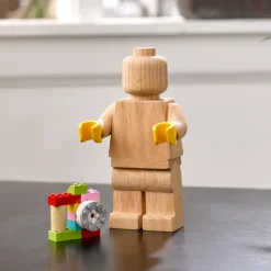 Sélectionné par Fleux Figurine Lego en bois - h 20 cm > Sculptures & Figurines