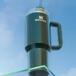 Stanley Gourde Quencher H2.0 - Evergreen Glow > Bouteilles & Lunch Box