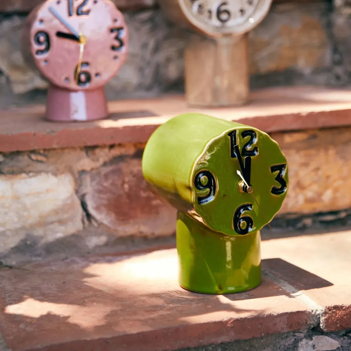 HK Living Horloge Rétro en céramique - h 17,5 cm - Olive > Horloges