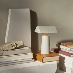 And Tradition Lampe de table Caret MF1 H 22cm - Gris soie > Lampes De Table