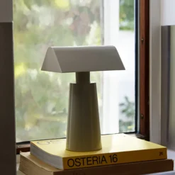 And Tradition Lampe de table Caret MF1 H 22cm - Gris soie > Lampes De Table