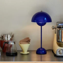 And Tradition Lampe à poser Flowerpot VP3 - Bleu Cobalt > Lampes De Table