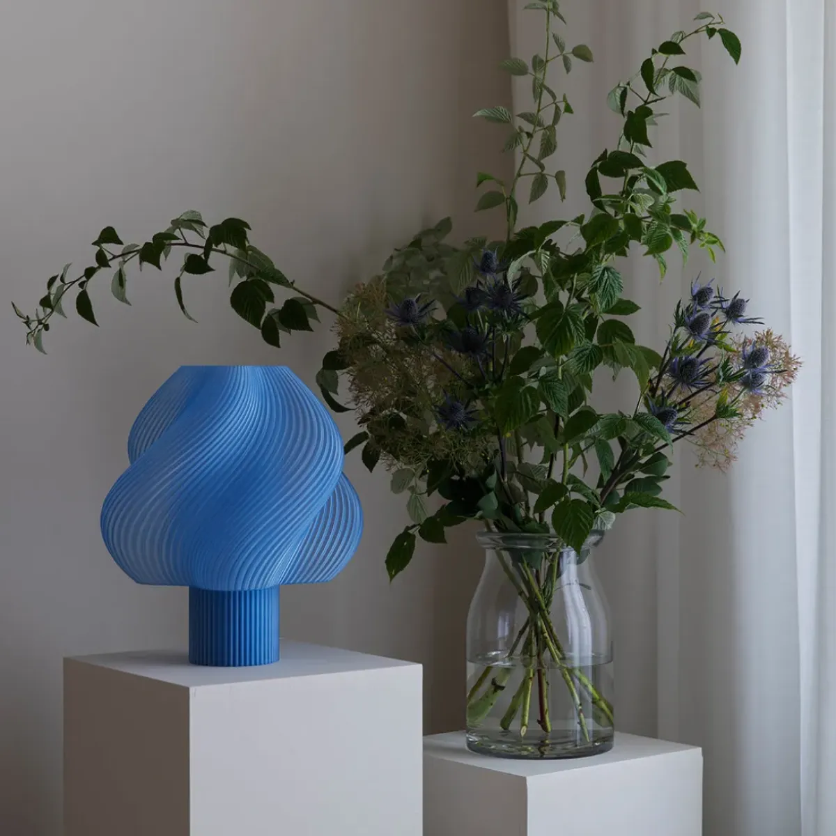 Crème Atelier Lampe Soft Serve - Blueberry Sorbet > Lampes De Table