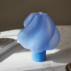 Crème Atelier Lampe Soft Serve Portable - Blueberry Sorbet > Lampes De Table