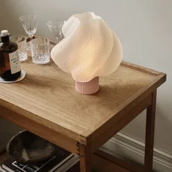 Crème Atelier Lampe Soft Serve - Wild Strawberry > Lampes De Table