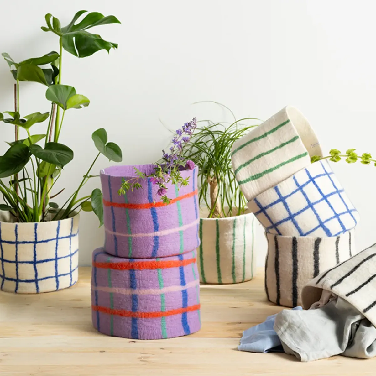 Aveva Pot de fleurs en laine - Lilas à carreaux > Paniers & Boîtes