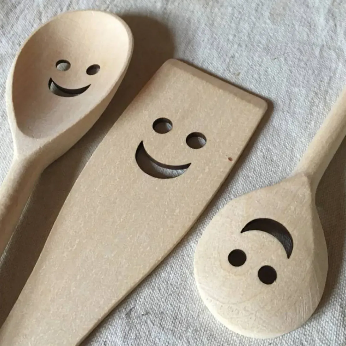 Sélectionné par Fleux Set de 3 Couverts Happy Spoon - Cuillères et Spatule Bois > Ustensiles De Cuisine