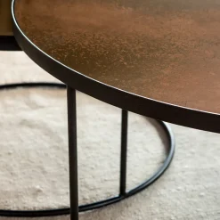Ethnicraft Set de 2 tables tables gigognes Nesting - Antique Bronze - Ø 92 cm > Tables Basses & D'appoint