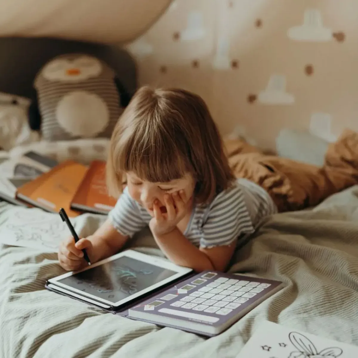Sélectionné par Fleux Tablette à Dessin Kidydraw Il était une fois > Enfant Loisirs Enfants|Jeux Éducatifs