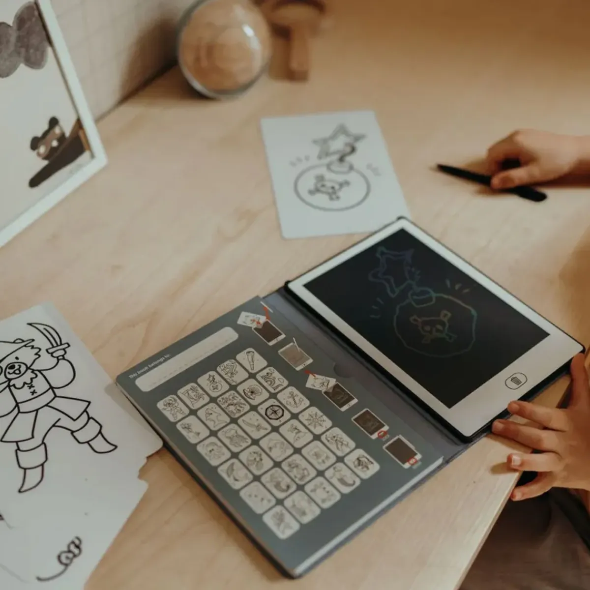 Sélectionné par Fleux Tablette à Dessin Kidydraw Océans et Pirates > Enfant Loisirs Enfants|Jeux Éducatifs