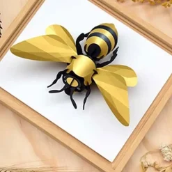 Assembli Trophée Abeille Géante Honey Bee - Satin Gold > Enfant Décorations Enfant|Art Mural