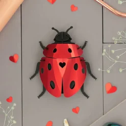 Assembli Trophée Origami Coccinelle Lady Lovebug - Rouge Ruby > Enfant Décorations Enfant|Art Mural