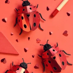 Assembli Trophée Origami Coccinelle Lady Lovebug - Rouge Ruby > Enfant Décorations Enfant|Art Mural